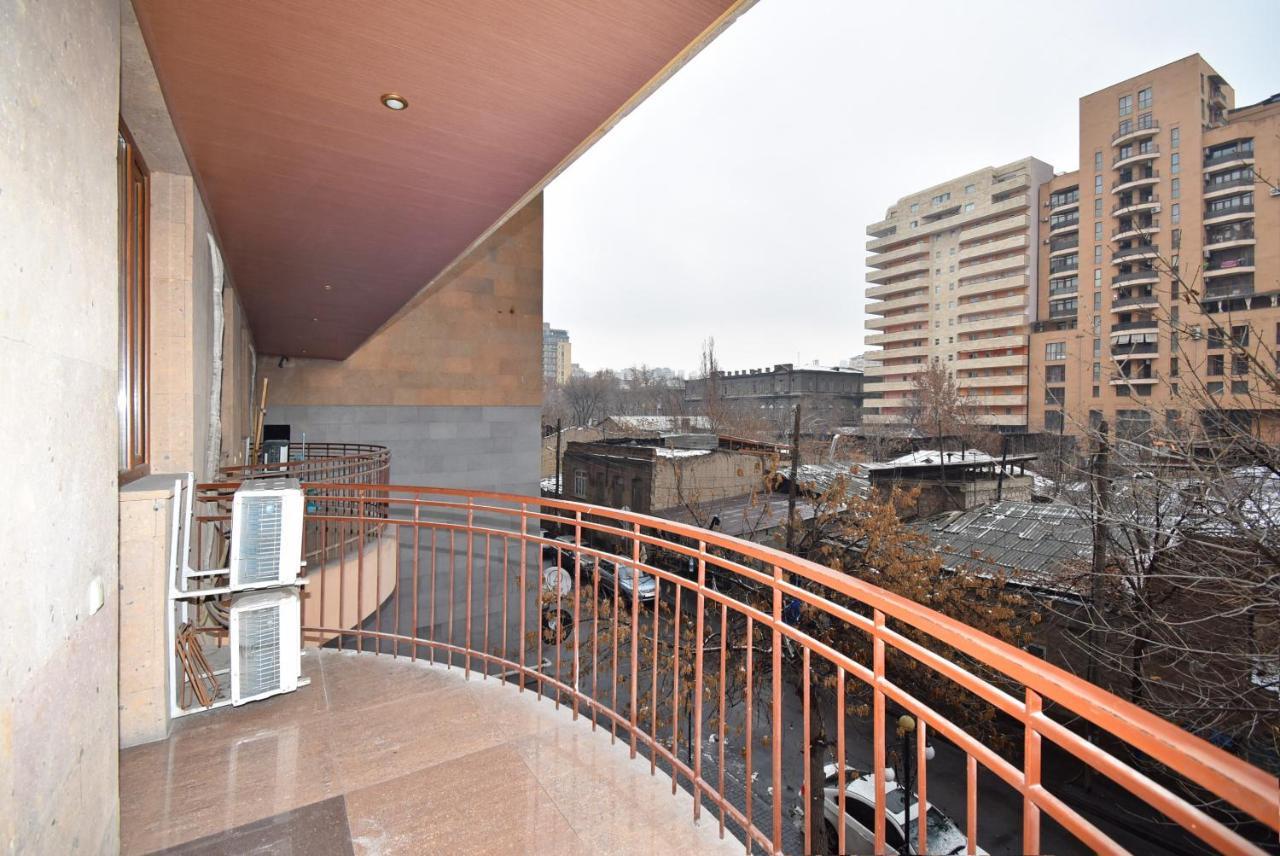 Armenak Apartment 5-Комнатная Yerevan Exterior photo