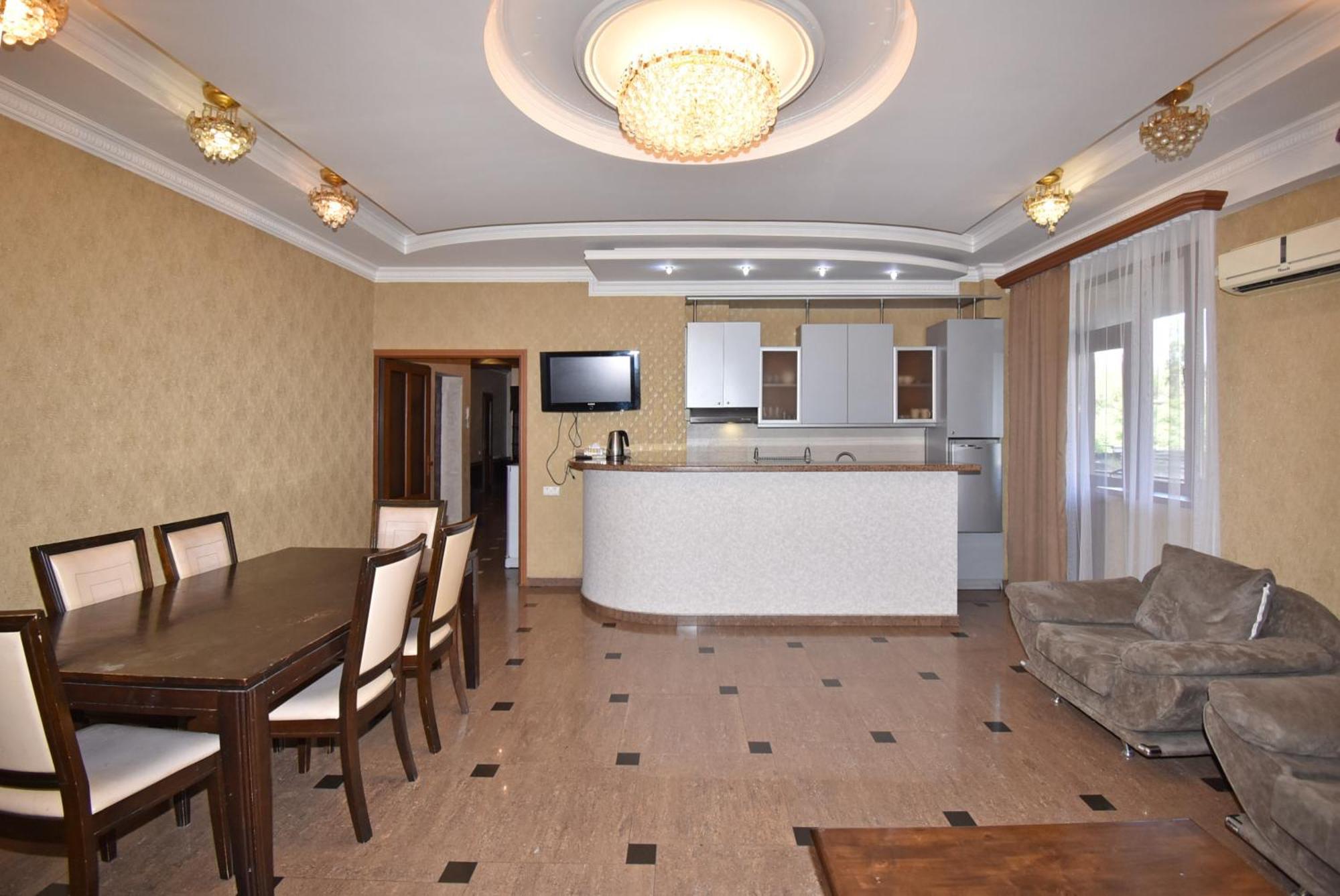 Armenak Apartment 5-Комнатная Yerevan Exterior photo